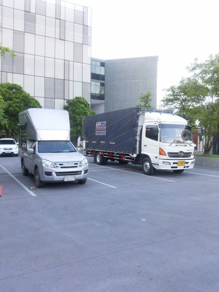 รุ่งโรจน์ รถรับจ้างขนย้าย
